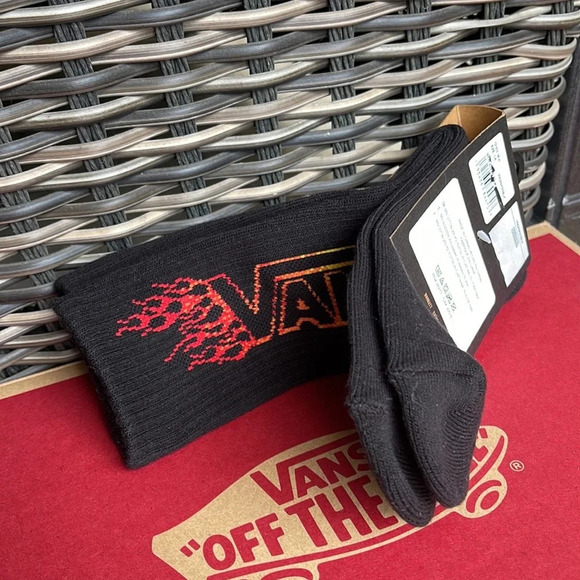 VANS “Off The Wall” Boys socks  
NWT - Picture 10 of 16
